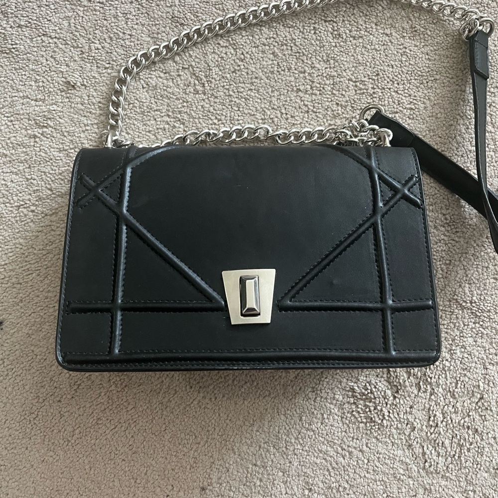 Elegant Black Chain Shoulder Bag